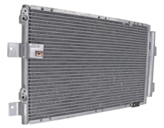 Condensador Caminhão Mercedes Benz/ Atron / Accelo 815/ 915/ 1015/ 1016 2008> Fluxo Paralelo OEM: A9795000054